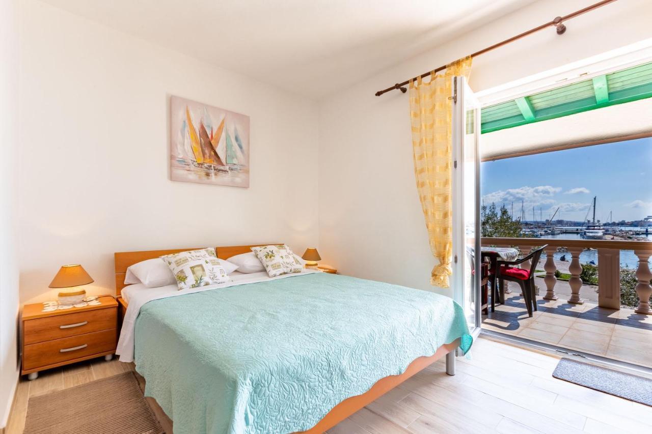 Mare-More Studio W Balcony And Beach Front And View Zadar Bagian luar foto