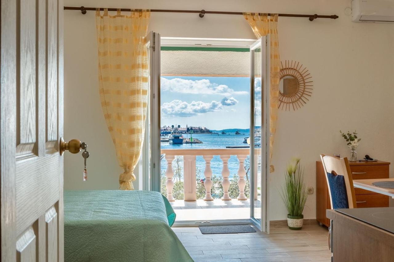 Mare-More Studio W Balcony And Beach Front And View Zadar Bagian luar foto